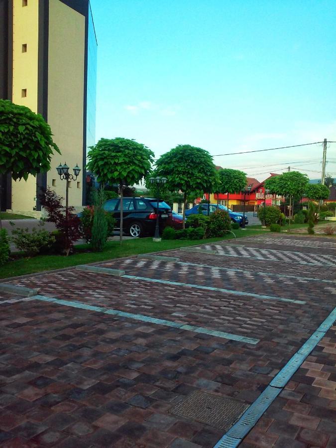 Hotel Crystal Palace Râmnicu Vâlcea Exterior foto